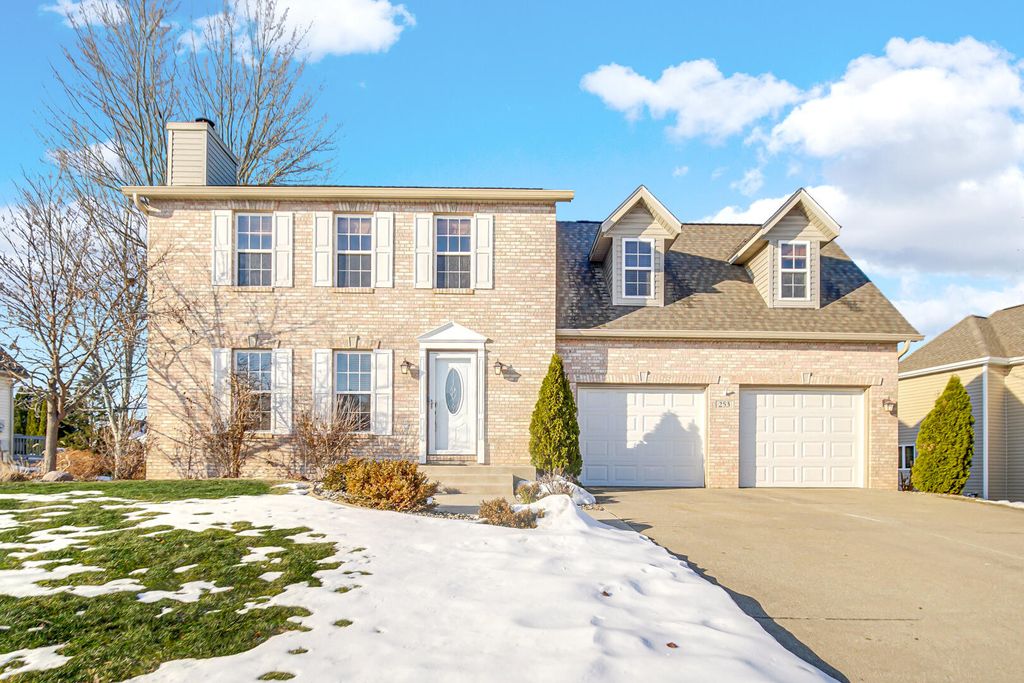 Photo of 253 Moncrief Drive, Valparaiso, IN 46385 (MLS # 831963)