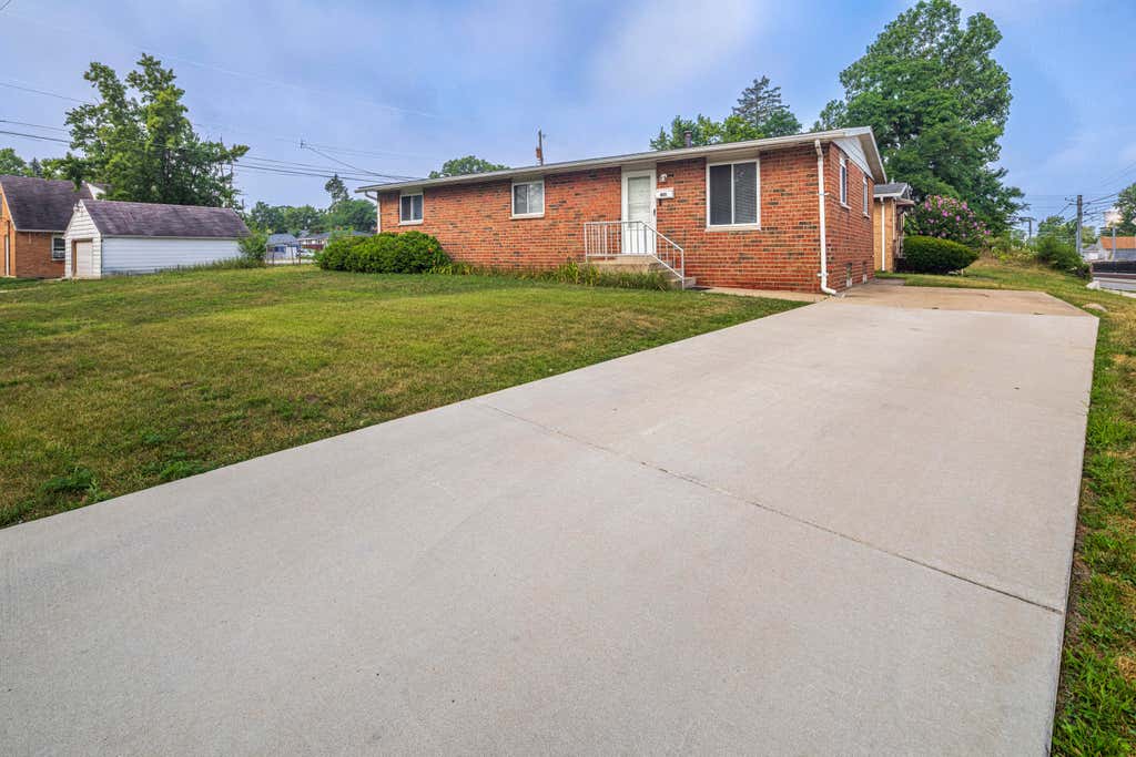 Photo of 401 Oak Street, Michigan City, IN 46360 (MLS # 843031)