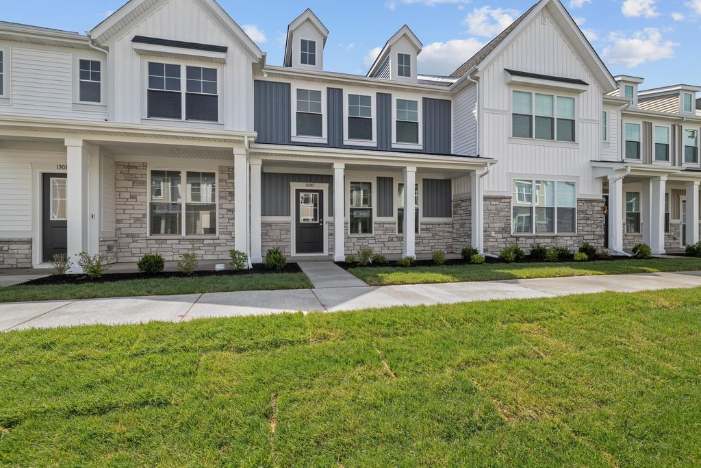 Photo of 13087 Carolina Street, Crown Point, IN 46307 (MLS # 837252)