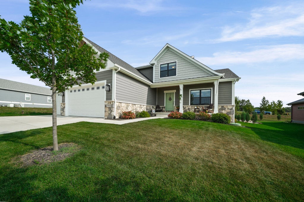 Photo of 3002 Forestside Lane, Valparaiso, IN 46385 (MLS # 845452)
