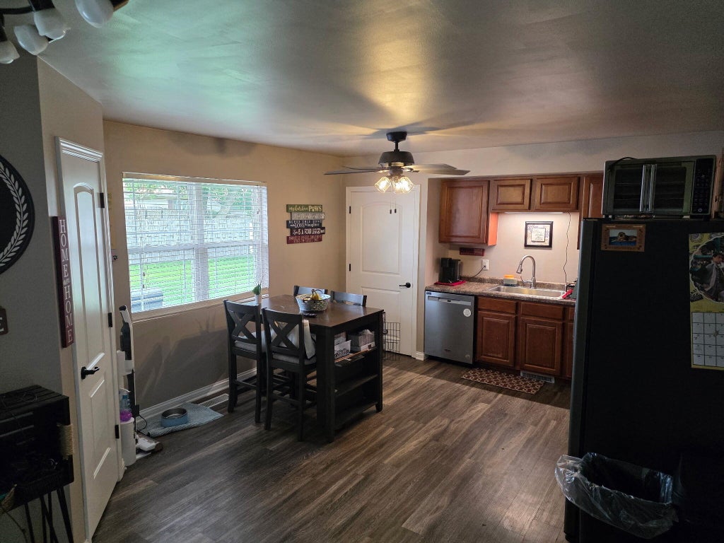 Photo of 415 Saginaw Drive, Valparaiso, IN 46385 (MLS # 841366)