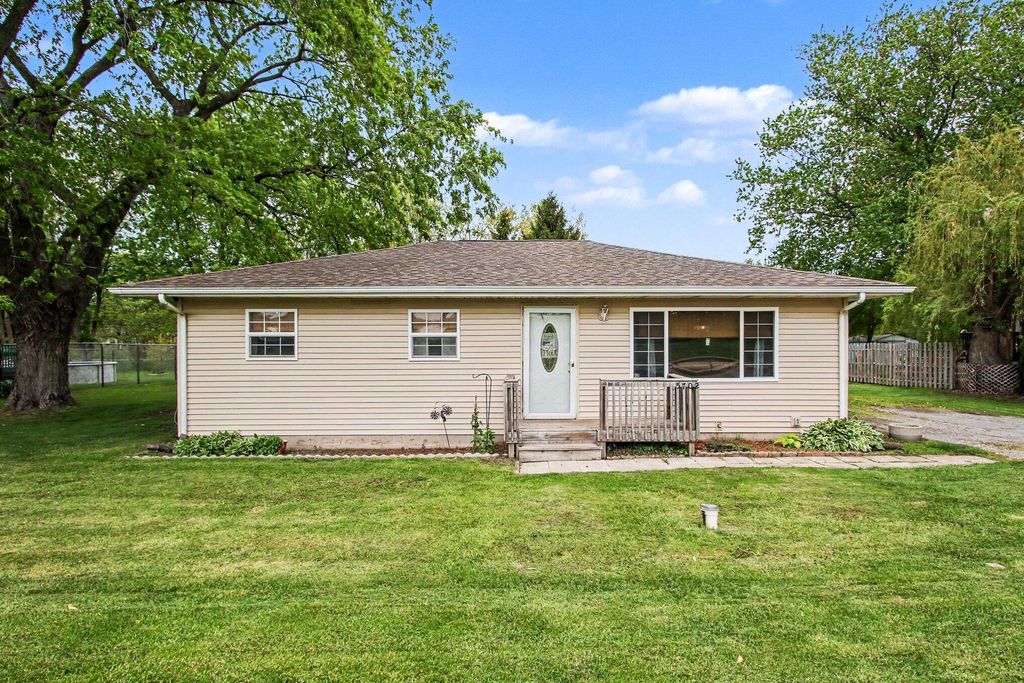 Photo of 5702 Lute Road, Portage, IN 46368 (MLS # 838659)