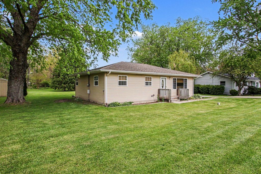 Photo of 5702 Lute Road, Portage, IN 46368 (MLS # 838659)