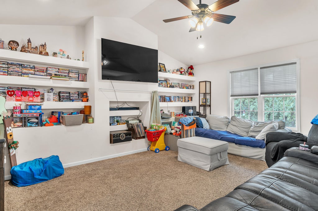Photo of 610 19th Street SE, DeMotte, IN 46310 (MLS # 841249)