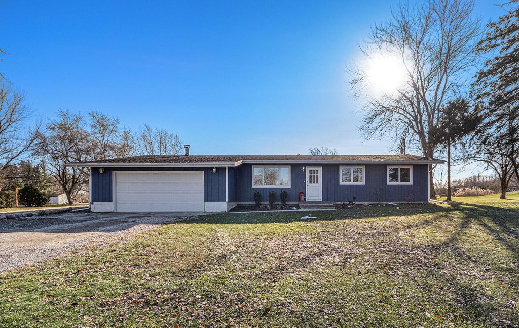 Photo of 275 S State Road 2, Hebron, IN 46341 (MLS # 832115)
