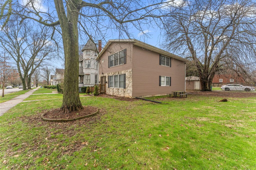 Photo of 507 Franklin Street, Valparaiso, IN 46383 (MLS # 837353)