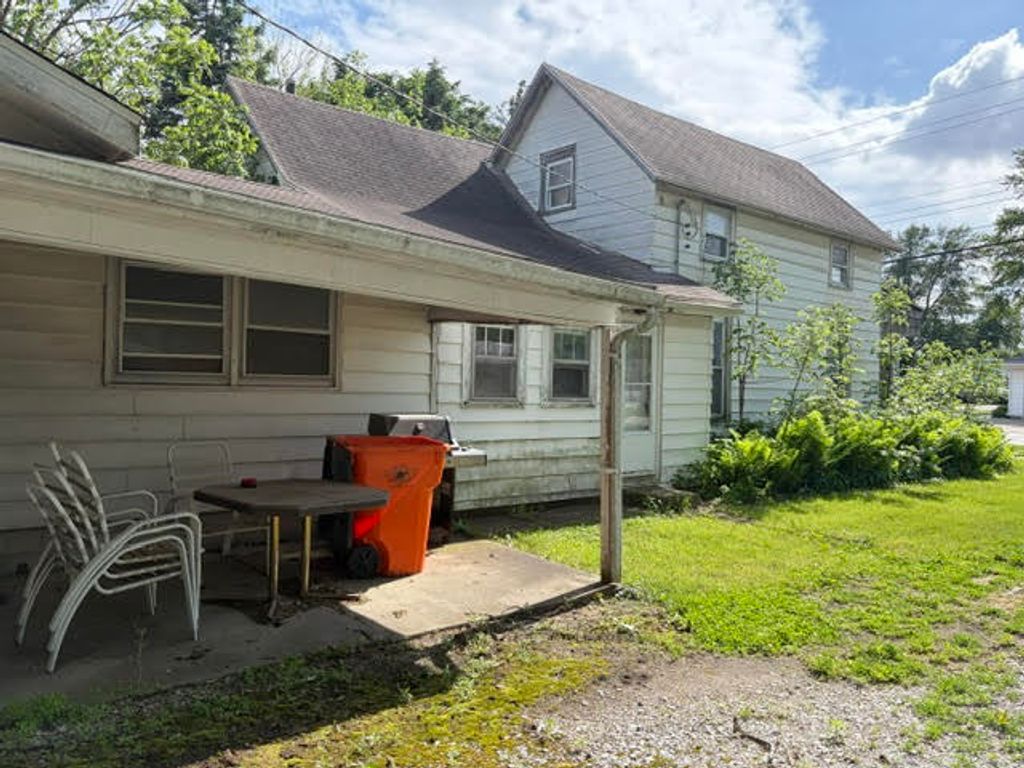 Photo of 413 S Range Street, Wolcott, IN 47995 (MLS # 839876)