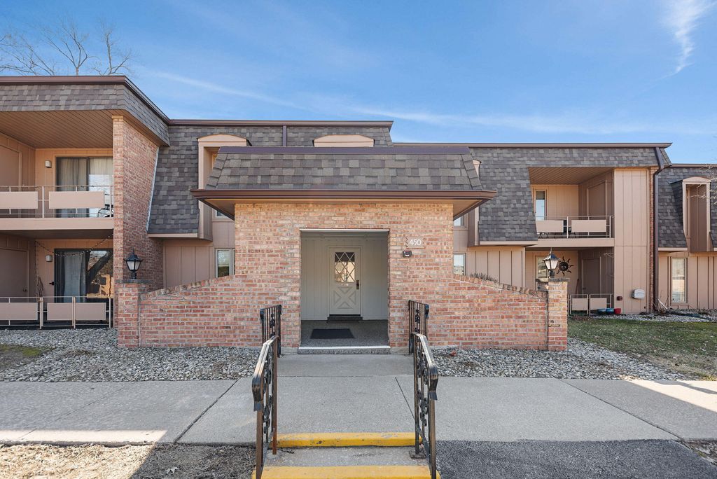 Photo of 450 Old Stone Road #2, Munster, IN 46321 (MLS # 835260)