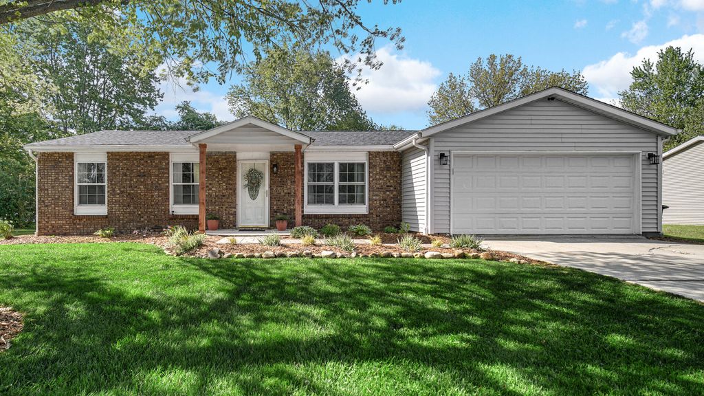 Photo of 2109 Crockett Avenue, Valparaiso, IN 46383 (MLS # 838509)