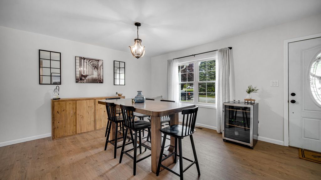 Photo of 2109 Crockett Avenue, Valparaiso, IN 46383 (MLS # 838509)