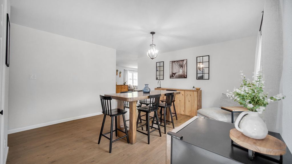 Photo of 2109 Crockett Avenue, Valparaiso, IN 46383 (MLS # 838509)