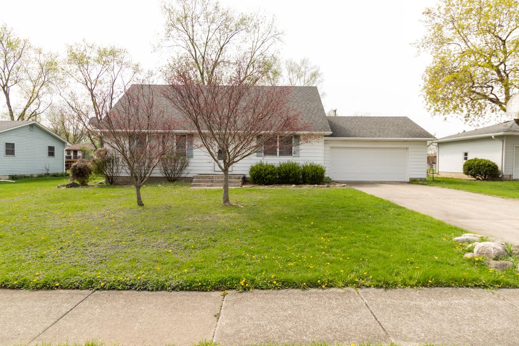 Photo of 263 Bel Aire Drive, Lowell, IN 46356 (MLS # 837201)