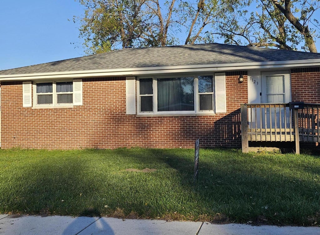 Photo of 1123 N Wood Street, Griffith, IN 46319 (MLS # 847117)