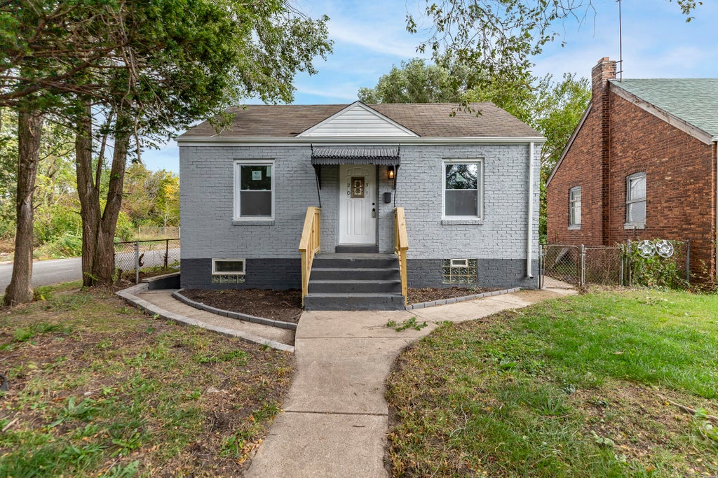 Photo of 2301 Delaware Street, Gary, IN 46407 (MLS # 847078)