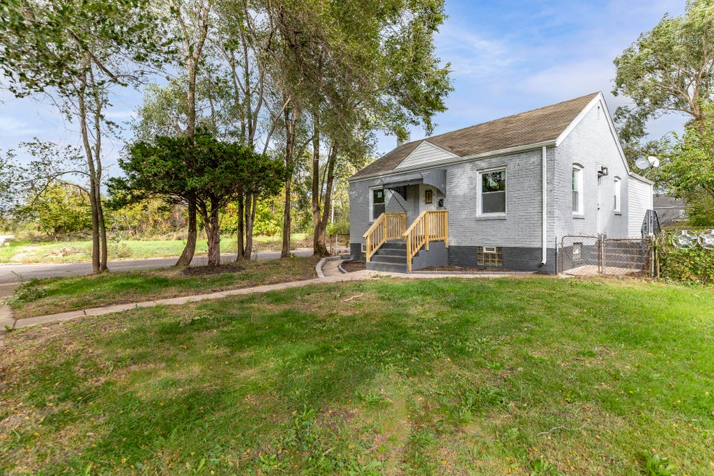 Photo of 2301 Delaware Street, Gary, IN 46407 (MLS # 847078)