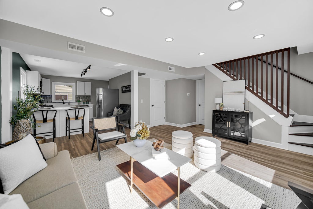 Photo of 363 Pinewood Drive, Valparaiso, IN 46385 (MLS # 847238)