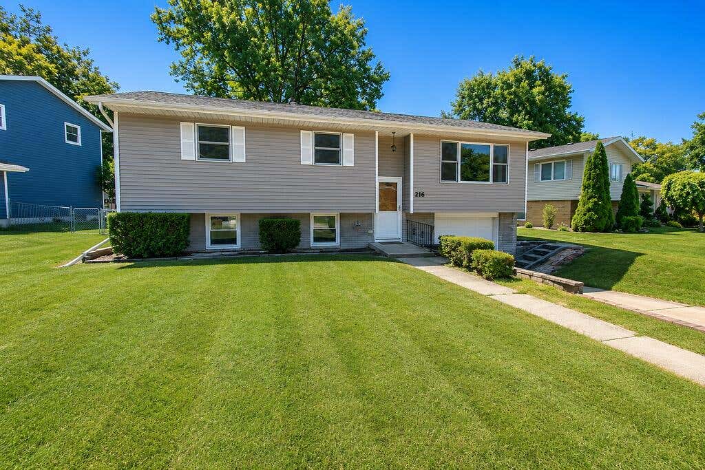 Photo of 216 Lawndale Place, Michigan City, IN 46360 (MLS # 843824)