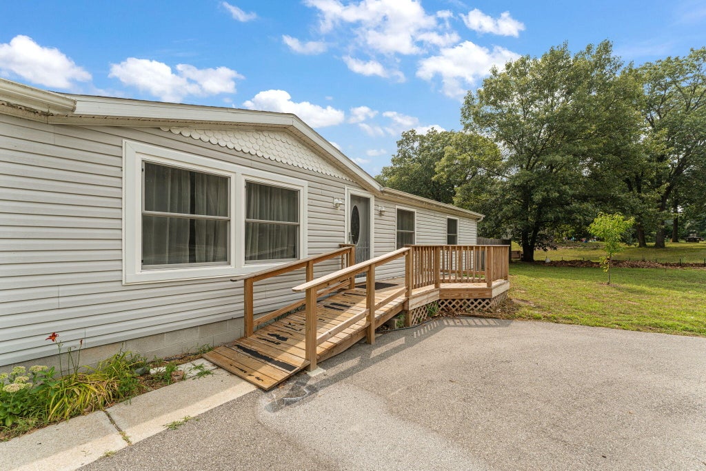Photo of 9625 N Ahlgrim Street #15, DeMotte, IN 46310 (MLS # 846995)