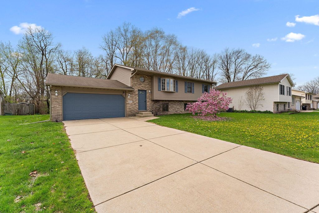 Photo of 6437 Windwood Avenue, Portage, IN 46368 (MLS # 837139)