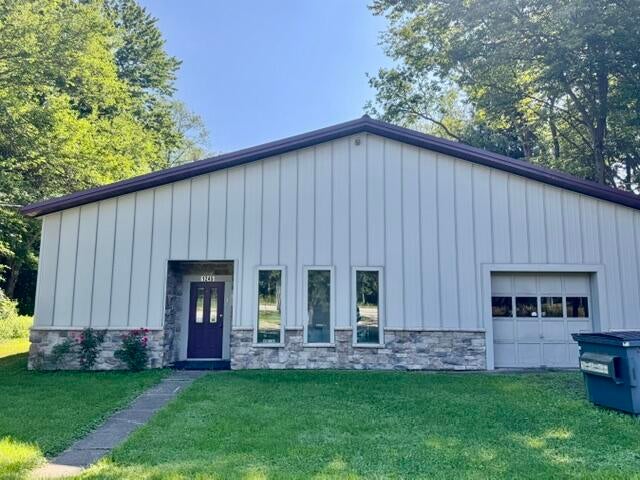 Photo of 1245 W U.s. Highway 20, Porter, IN 46304 (MLS # 844693)
