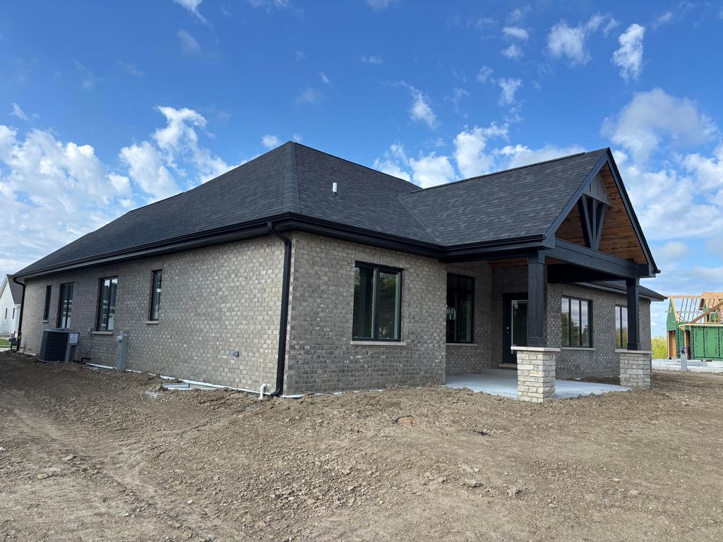 Photo of 13056 Spirea Avenue, Saint John, IN 46373 (MLS # 838508)