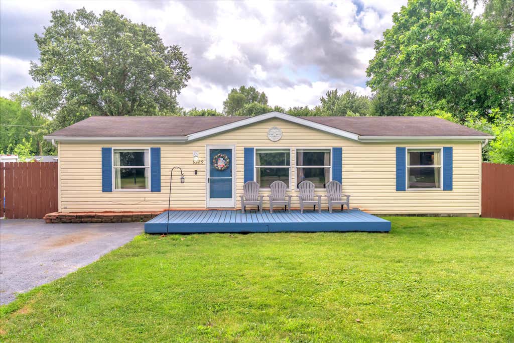 Photo of 9329 W 142nd Avenue, Cedar Lake, IN 46303 (MLS # 843869)