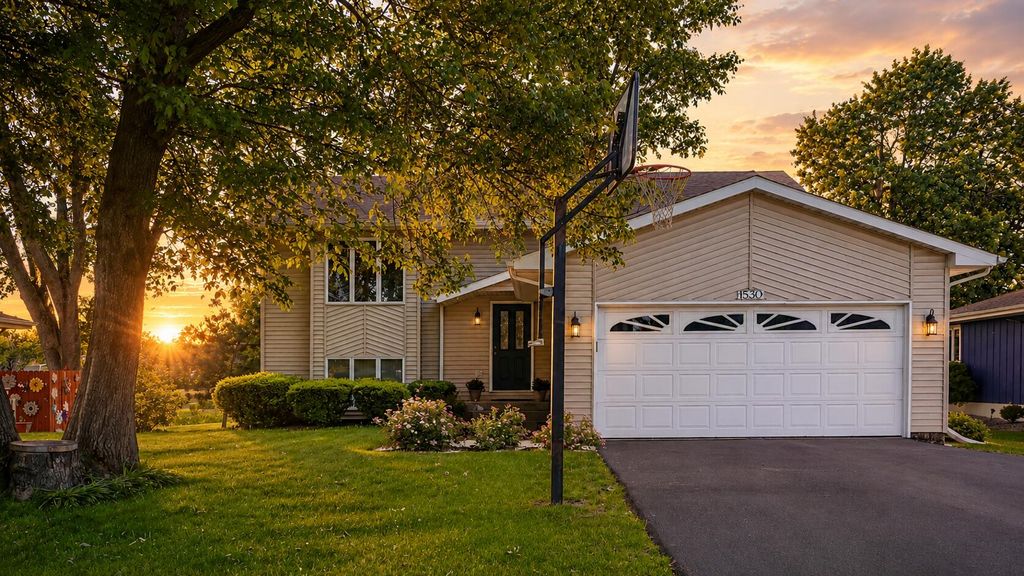 Photo of 1530 Happy Valley Road, Crown Point, IN 46307 (MLS # 840131)