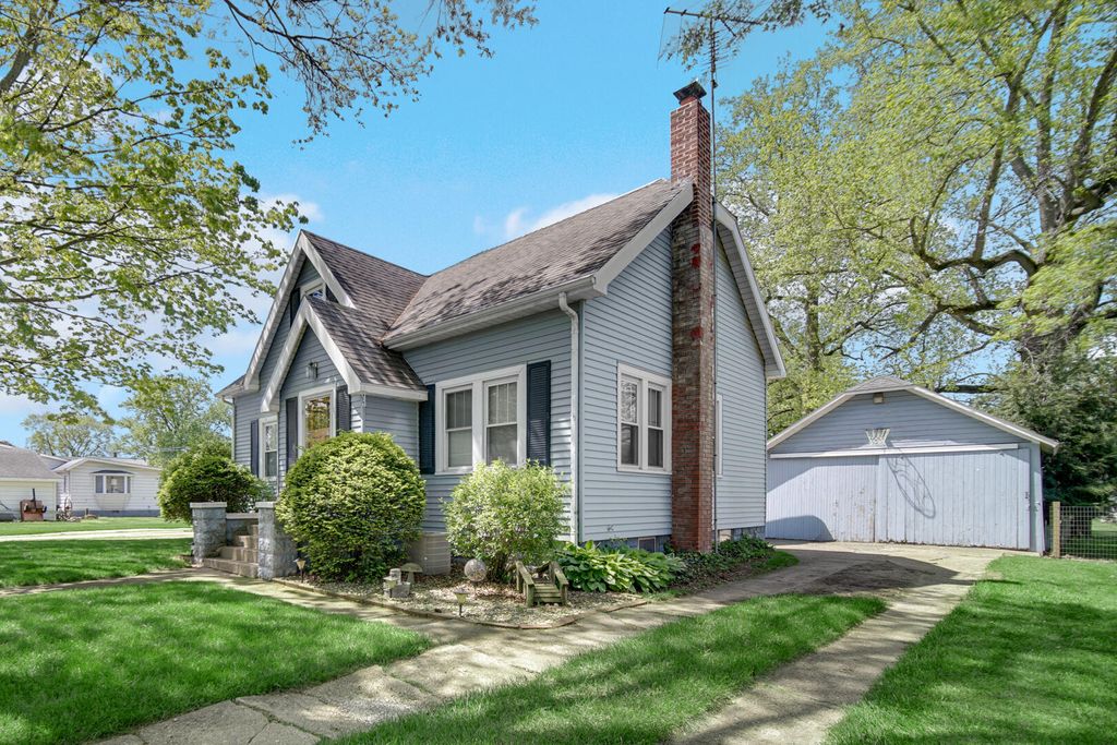 Photo of 112 N Illinois ST, Hanna, IN 46340 (MLS # 838247)