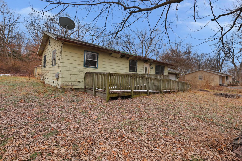 Photo of 2627 E 1071 N, DeMotte, IN 46310 (MLS # 832454)