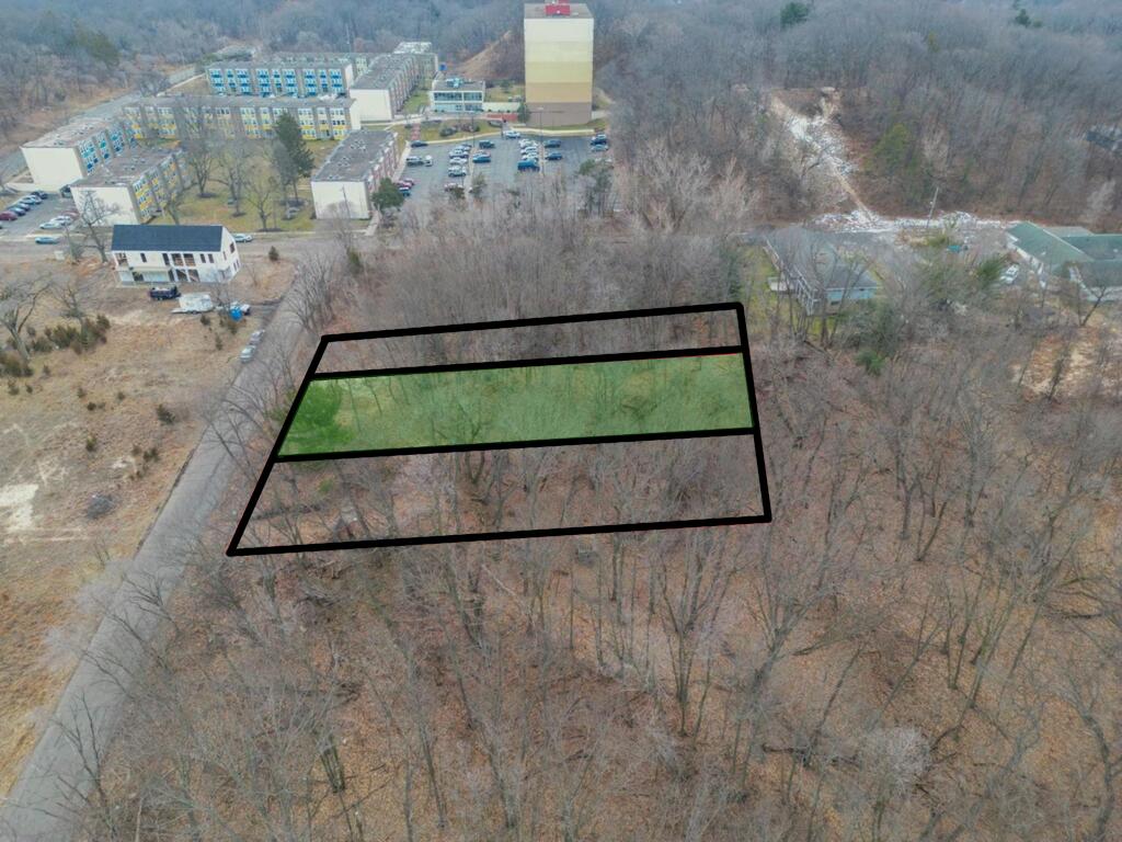 1040 N Wells, Lots 32, 33, 34 Street