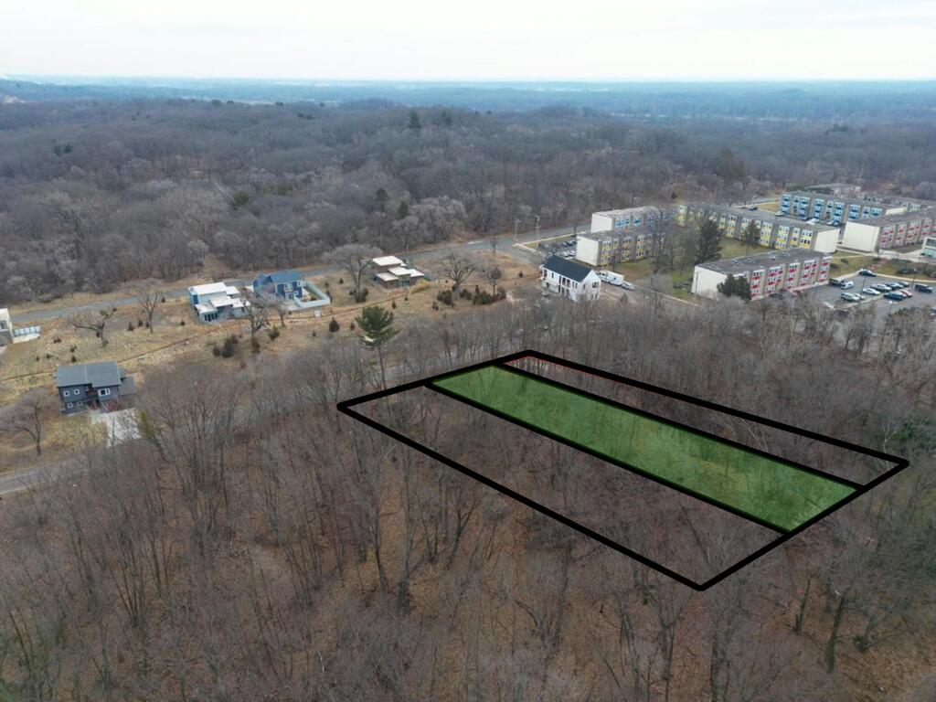 1040 N Wells, Lots 32, 33, 34 Street