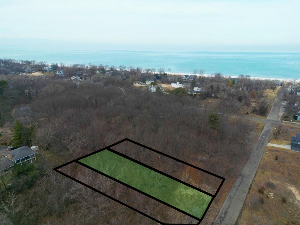 1040 N Wells, Lots 32, 33, 34 Street