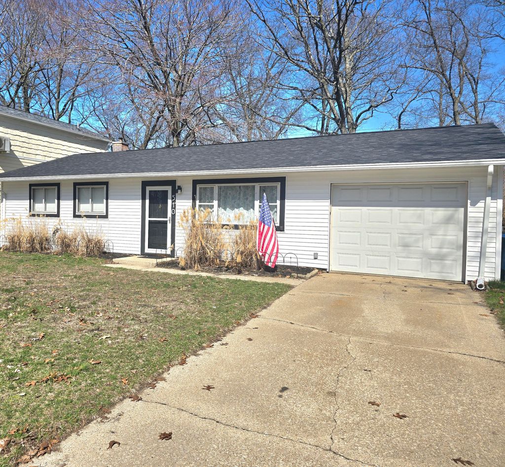 Photo of 510 Washington Park Boulevard, Michigan City, IN 46360 (MLS # 835345)