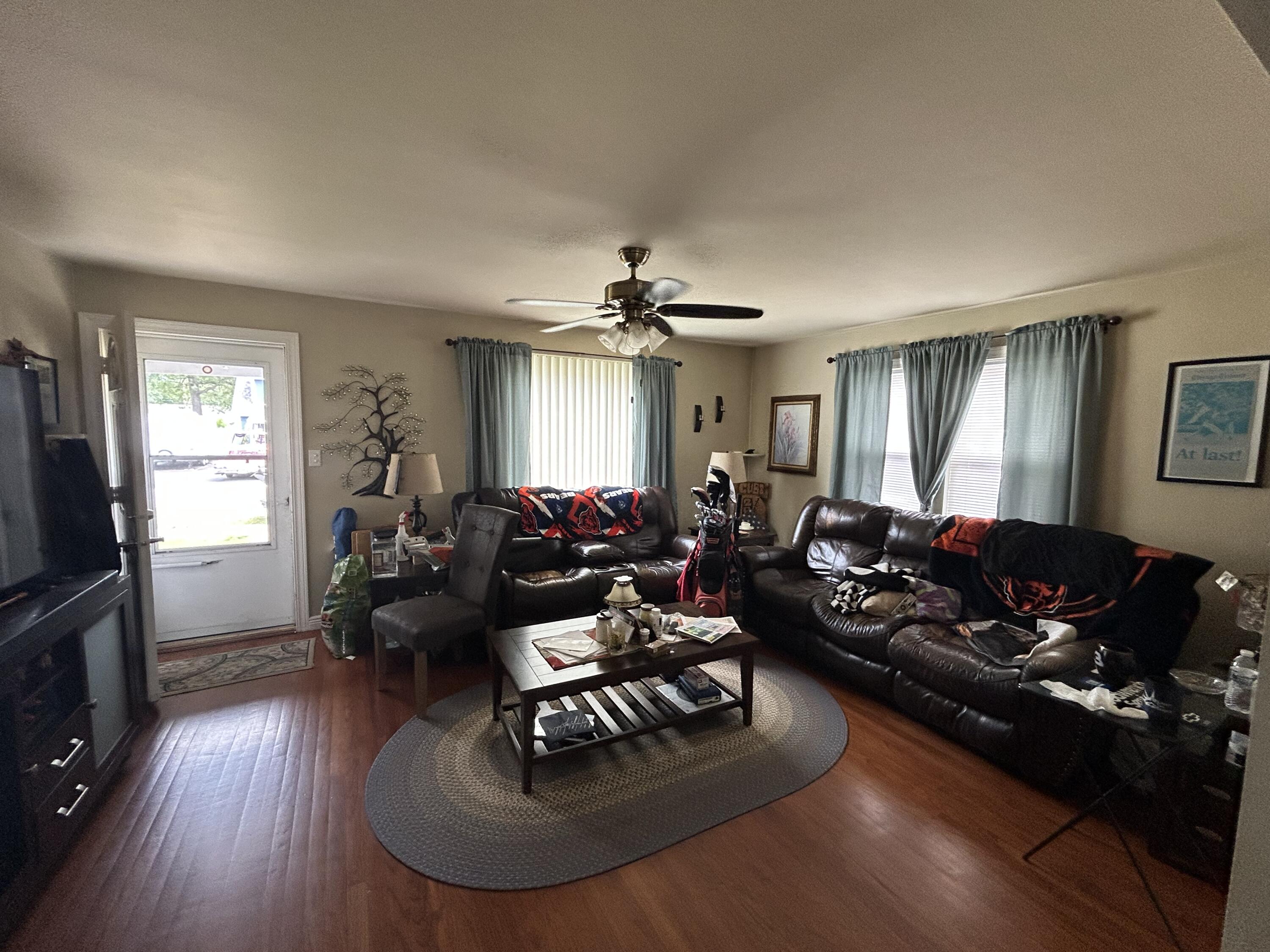 2746 Henry Street