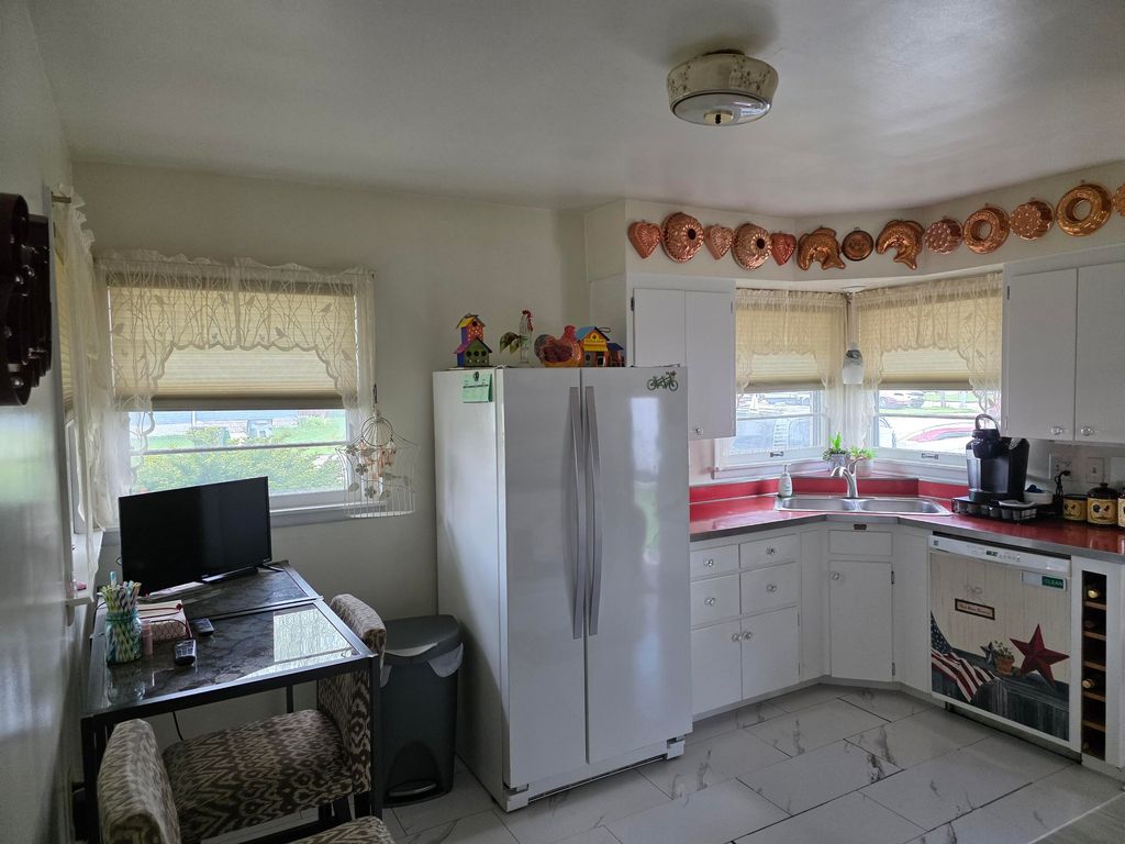 Photo of 950 Lincoln Street, Hobart, IN 46342 (MLS # 837326)