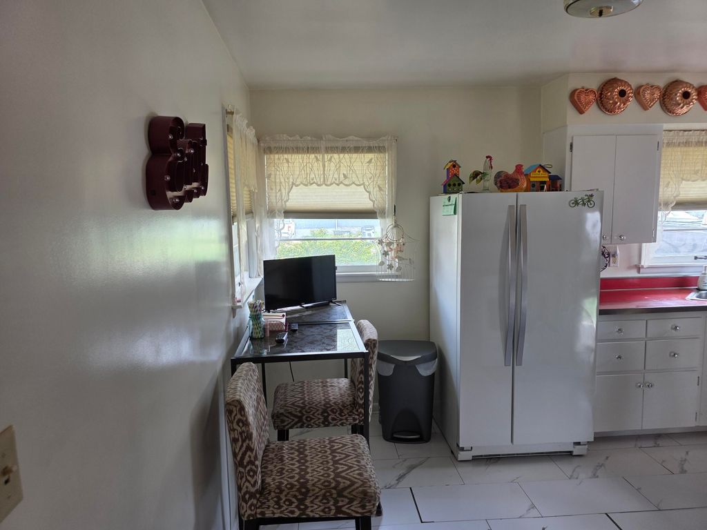 Photo of 950 Lincoln Street, Hobart, IN 46342 (MLS # 837326)