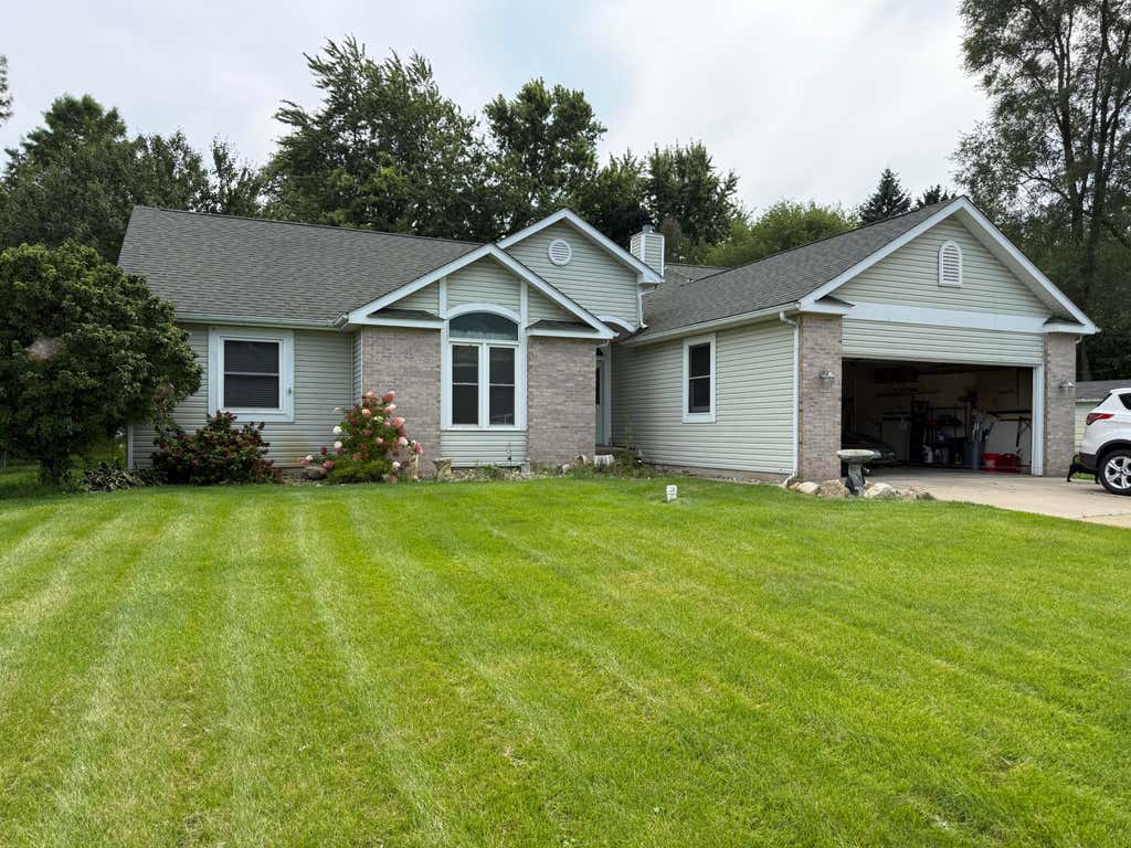 Photo of 3216 W Greenbriar Lane, La Porte, IN 46350 (MLS # 844118)