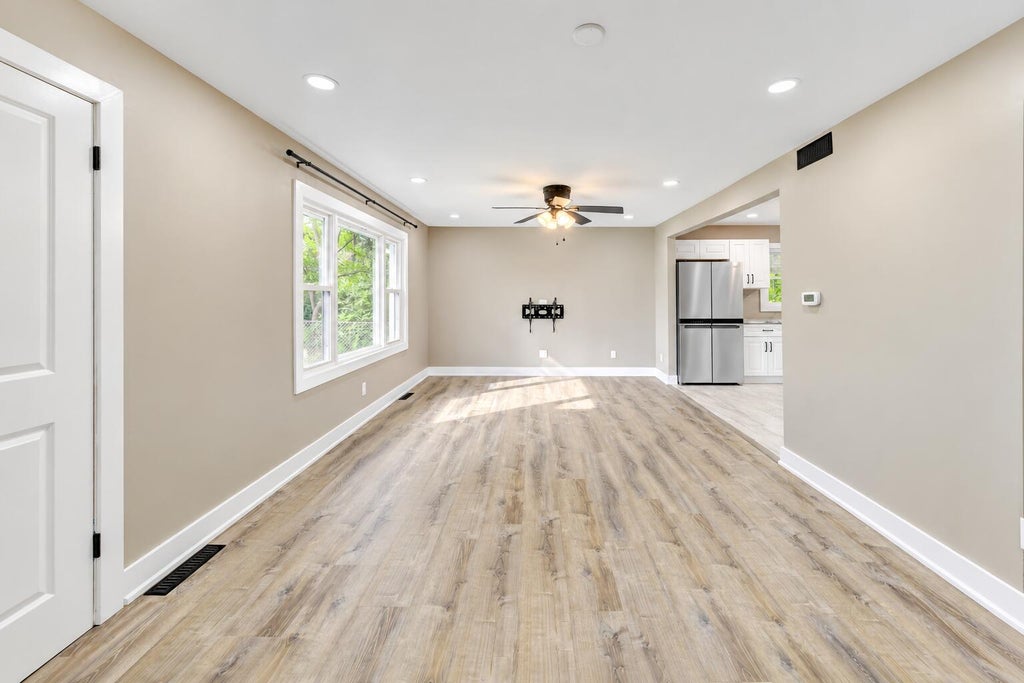 Photo of 922 Hayes Street, Crown Point, IN 46307 (MLS # 845955)