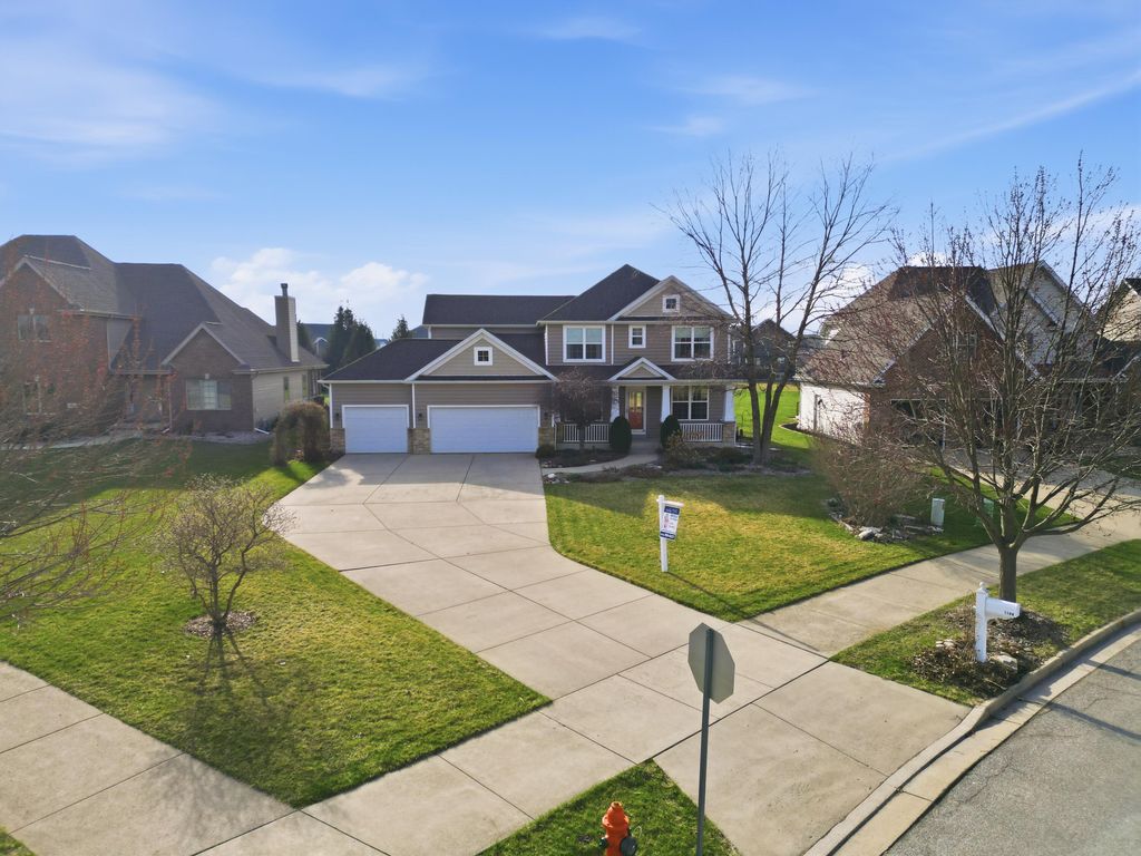 Photo of 1144 Mary Ellen Drive, Crown Point, IN 46307 (MLS # 835693)