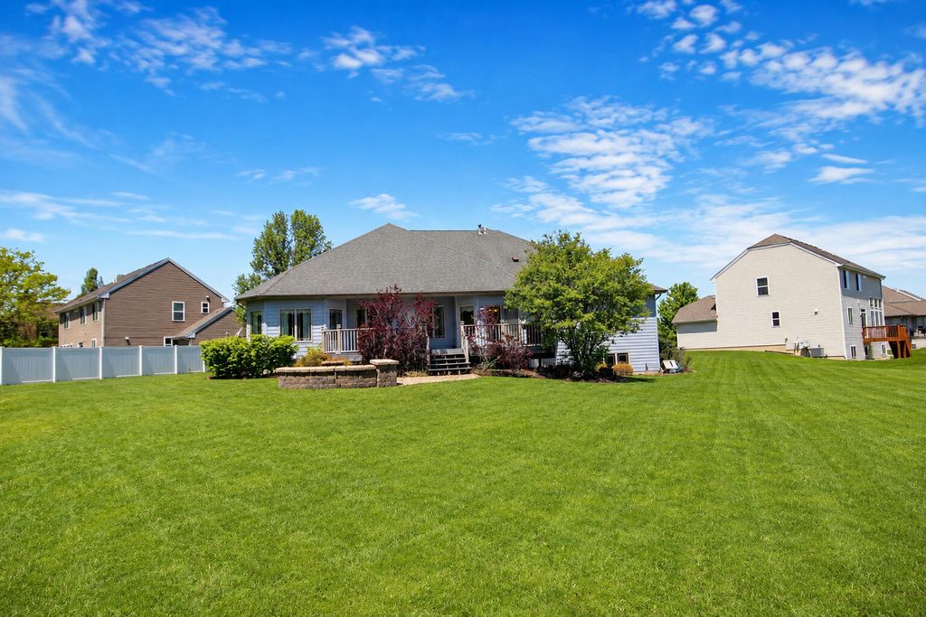 Photo of 10055 Clark Place, Crown Point, IN 46307 (MLS # 838932)
