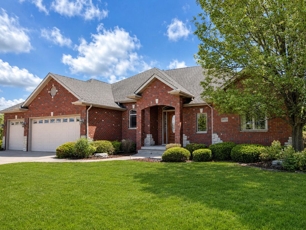 Photo of 10055 Clark Place, Crown Point, IN 46307 (MLS # 838932)
