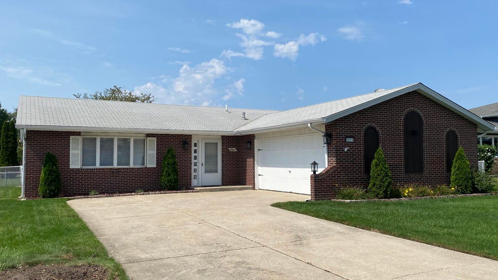 Photo of 9814 Lincoln Court, Crown Point, IN 46307 (MLS # 844675)