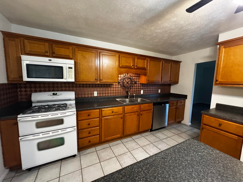 Photo of 4022 Cleveland Avenue, Michigan City, IN 46360 (MLS # 846163)
