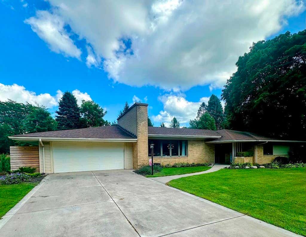 Photo of 1801 Kingsbury Avenue, La Porte, IN 46350 (MLS # 843370)
