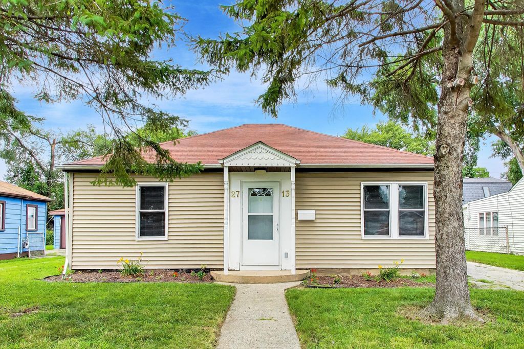 Photo of 2713 Ross Street, Highland, IN 46322 (MLS # 842506)