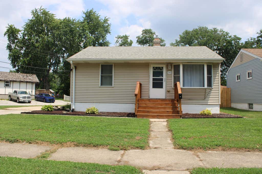 Photo of 7409 Southeastern Avenue, Hammond, IN 46324 (MLS # 843401)