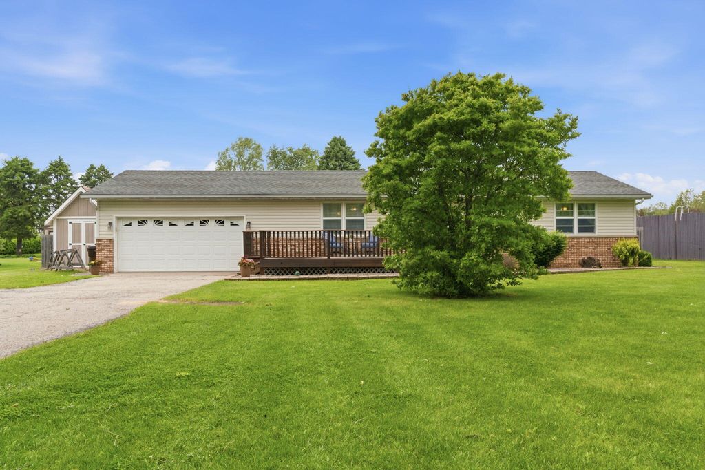 Photo of 395 W State Road 8, Hebron, IN 46341 (MLS # 839275)