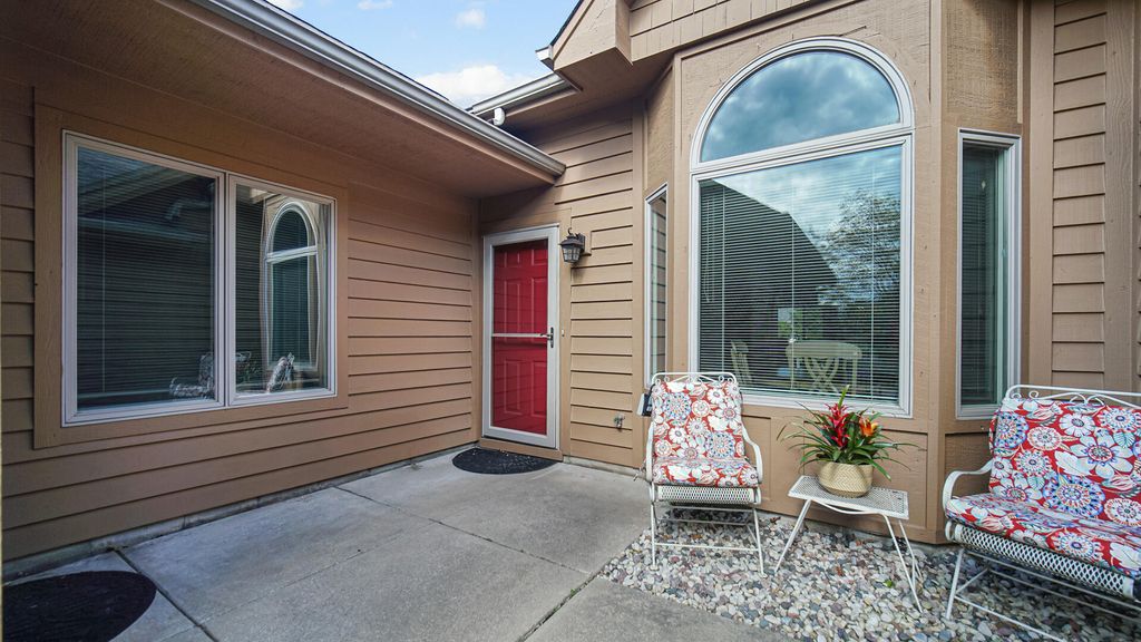 Photo of 956 Cornwallis Lane, Munster, IN 46321 (MLS # 838957)