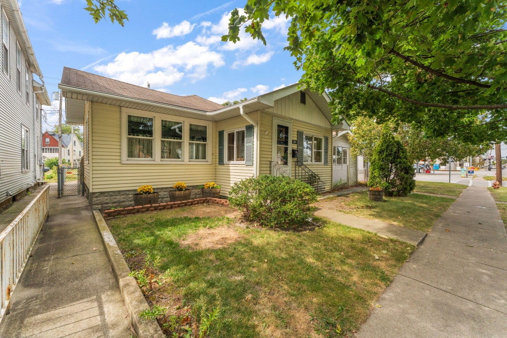 Photo of 506 Main Street, Hobart, IN 46342 (MLS # 845239)