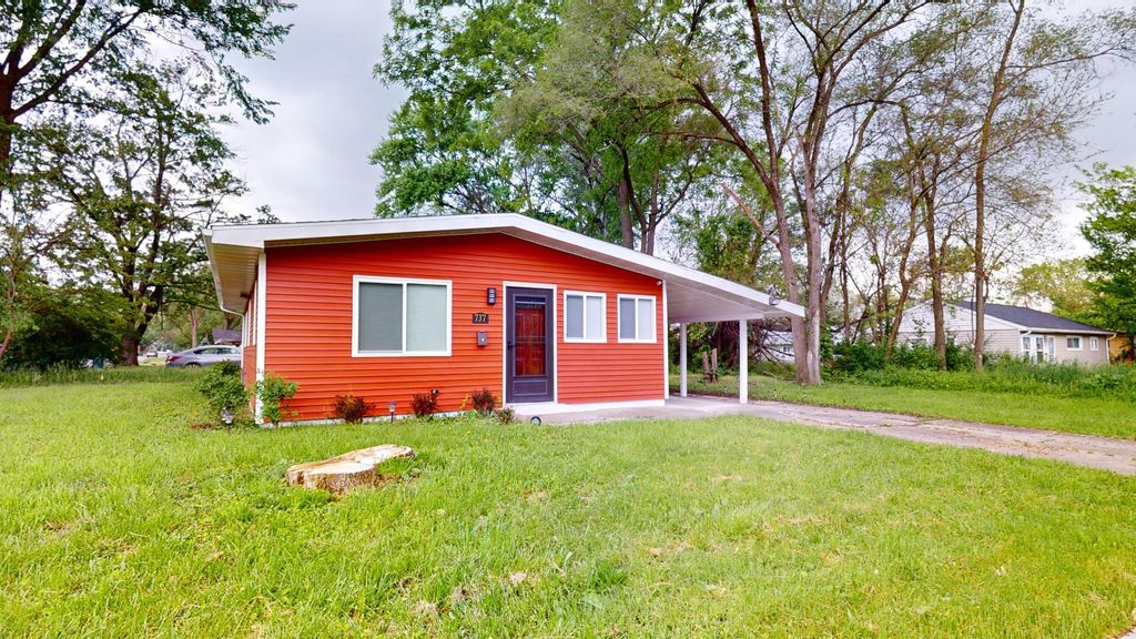 Photo of 737 E 47th Avenue, Gary, IN 46409 (MLS # 838791)